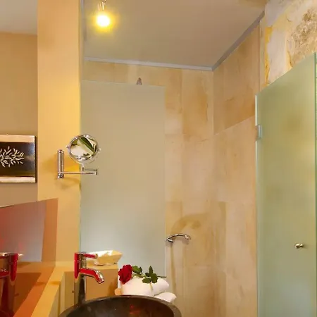 Hotel Mistral - Singles Only Maleme